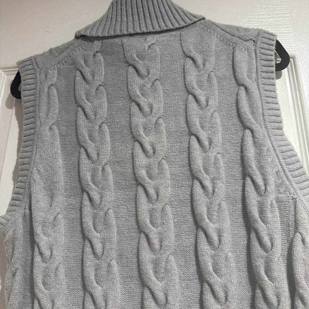 House of Harlow 1960 Gray Cable Knit Soft Turtleneck Sweater Vest - Size Small - Picture 7 of 11